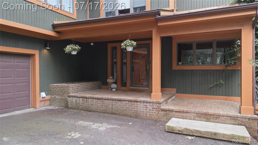 7375 Parkwood Drive, Fenton, MI 48430 — Photo 3