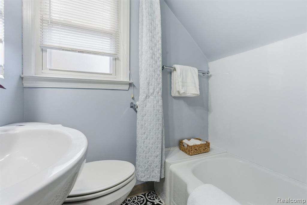 804 E Lincoln Avenue, Madison Heights, MI 48071 — Photo 23