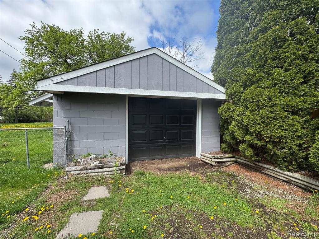 835 E Long Lake Road, Troy, MI 48085 — Photo 24