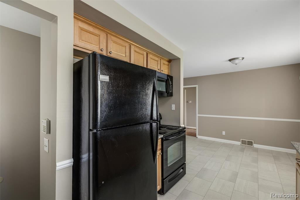 4410 Rosewold Avenue, Royal Oak, MI 48073 — Photo 11