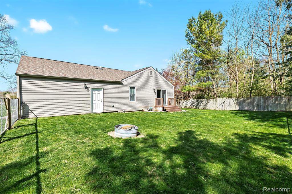 9248 HARTLAND Road, Fenton, MI 48430 — Photo 30