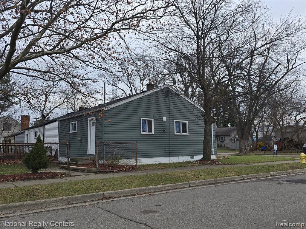 93 E COLGATE Avenue, Pontiac, MI 48340 — Photo 2