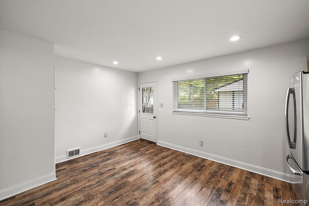 726 Woodlawn Avenue, Royal Oak, MI 48073 — Photo 11