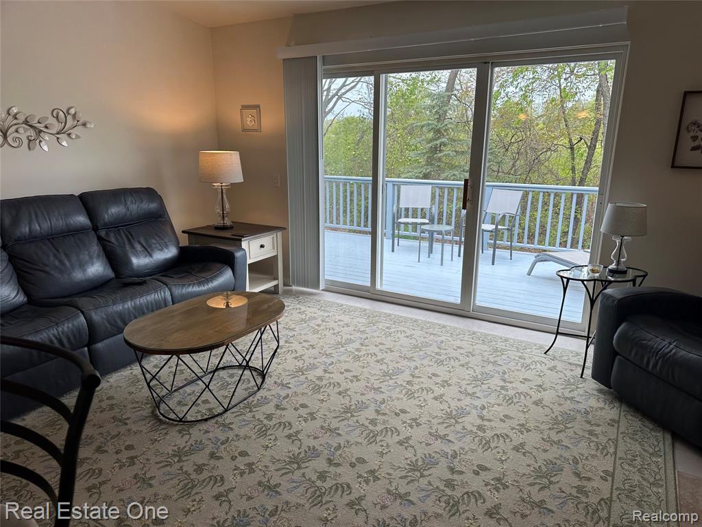 1429 Sherwood Forest Court, Waterford, MI 48327 — Photo 6