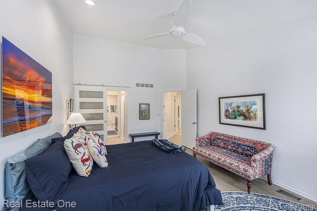 4046 FOXPOINTE Drive, Unit 131, West Bloomfield, MI 48323 — Photo 15