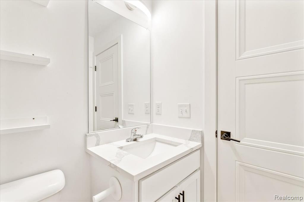 8319 Beatrice, Westland, MI — Photo 23