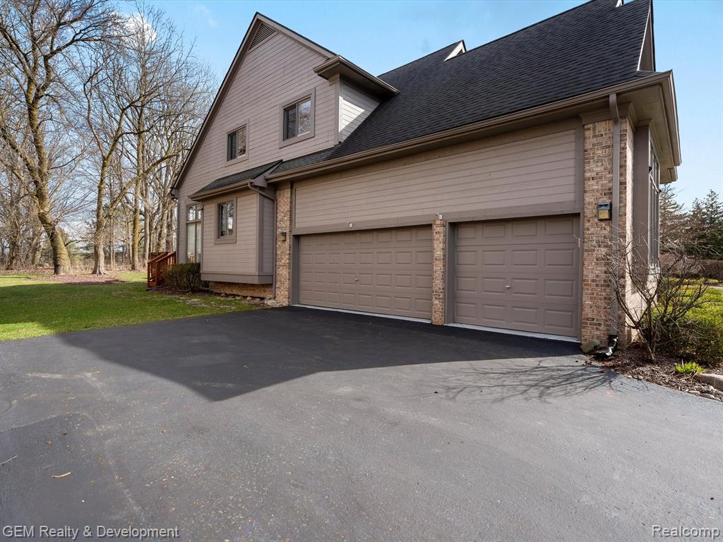 7487 KENNINGTON Boulevard, West Bloomfield, MI — Photo 38