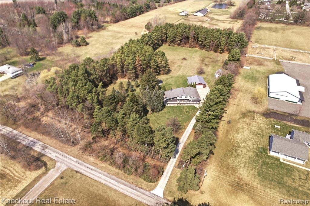 9239 Lange Road, Birch Run, MI 48415 — Photo 2