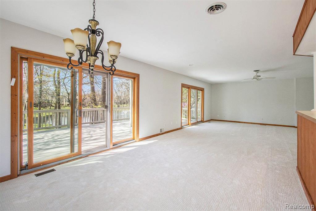 4592 GLEN EAGLES Drive, Brighton, MI 48116 — Photo 28