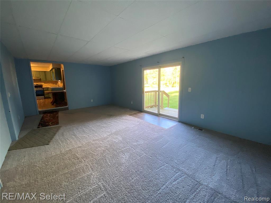 6169 Johnson Road, Flushing, MI 48433 — Photo 9
