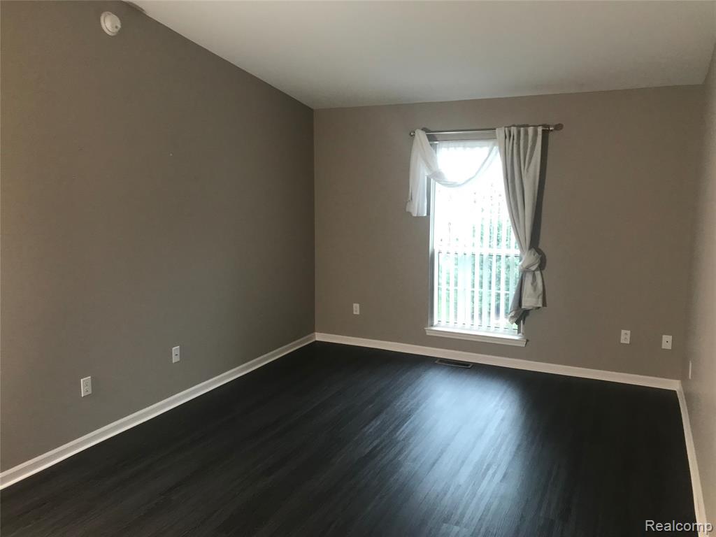 26210 Chesapeake Circle, Walled Lake, MI 48390 — Photo 20