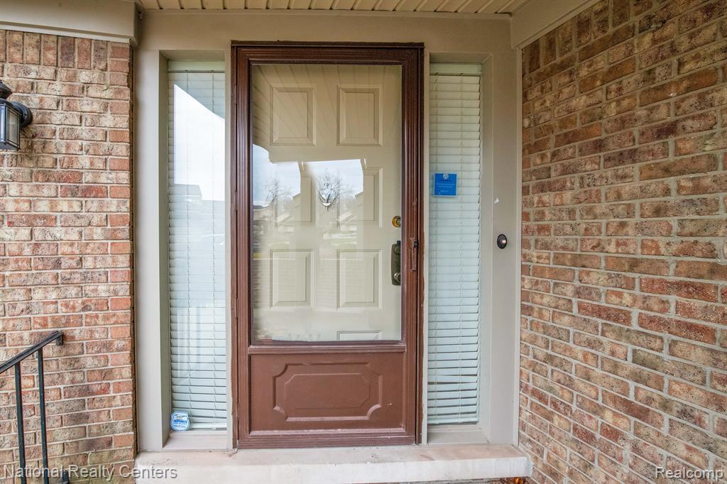 29214 W CHANTICLEER Drive, Southfield, MI 48034 — Photo 4