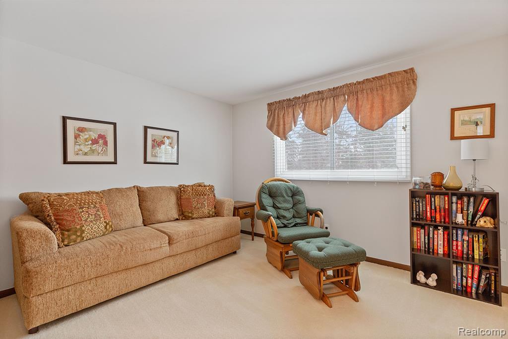 42126 BAINTREE Circle, Northville, MI 48168 — Photo 38