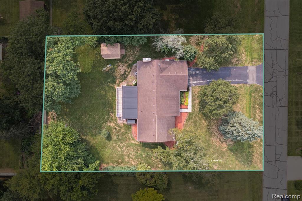 8812 Rio Vista Street, Green Oak, MI 48116 — Photo 44