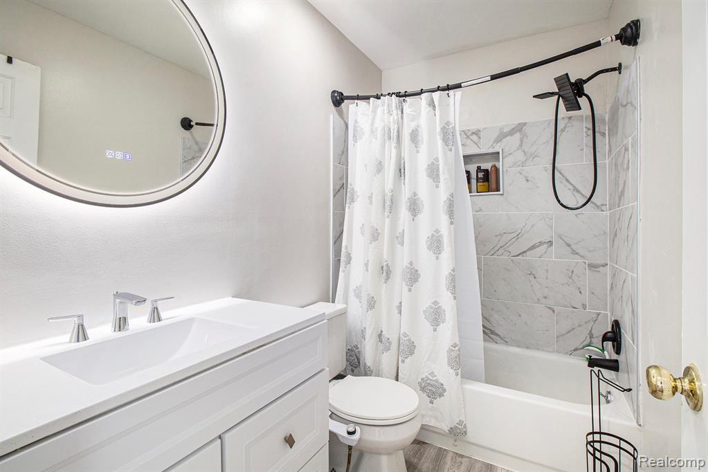 5204 Royal Vale Lane, Dearborn, MI 48126 — Photo 19