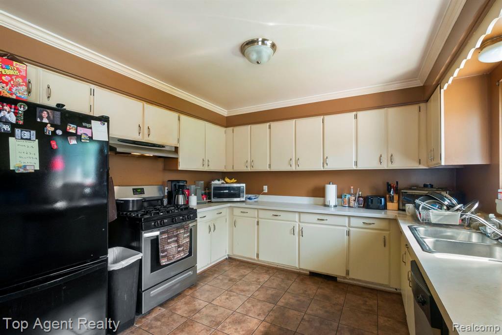 54951 Ridge Road, New Baltimore, MI 48047 — Photo 25