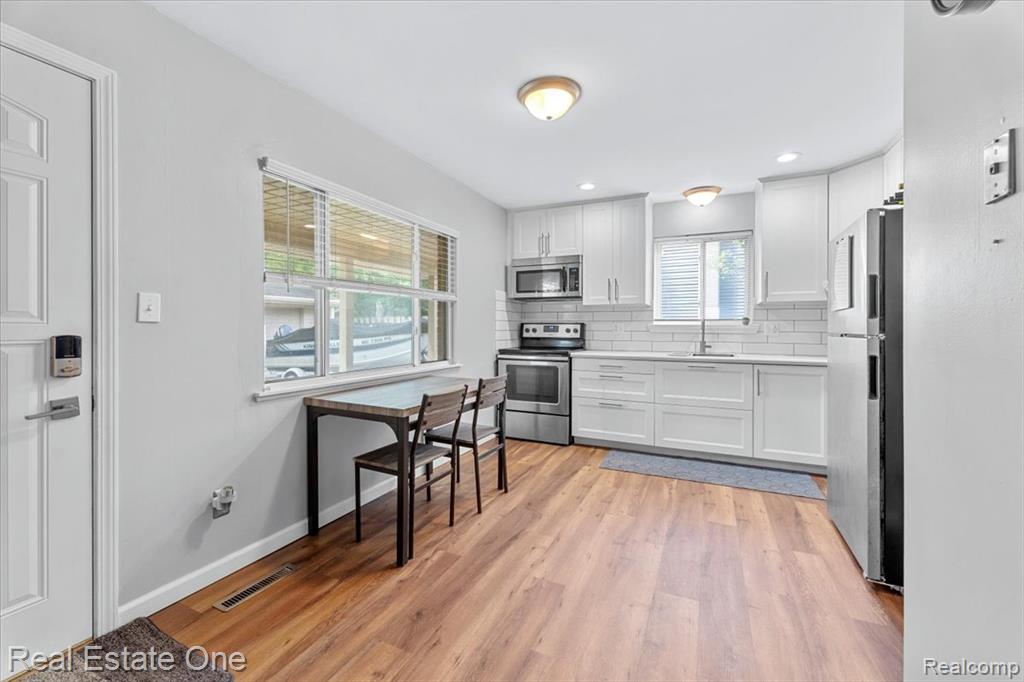 31817 Lafler Drive, Rockwood, MI — Photo 5