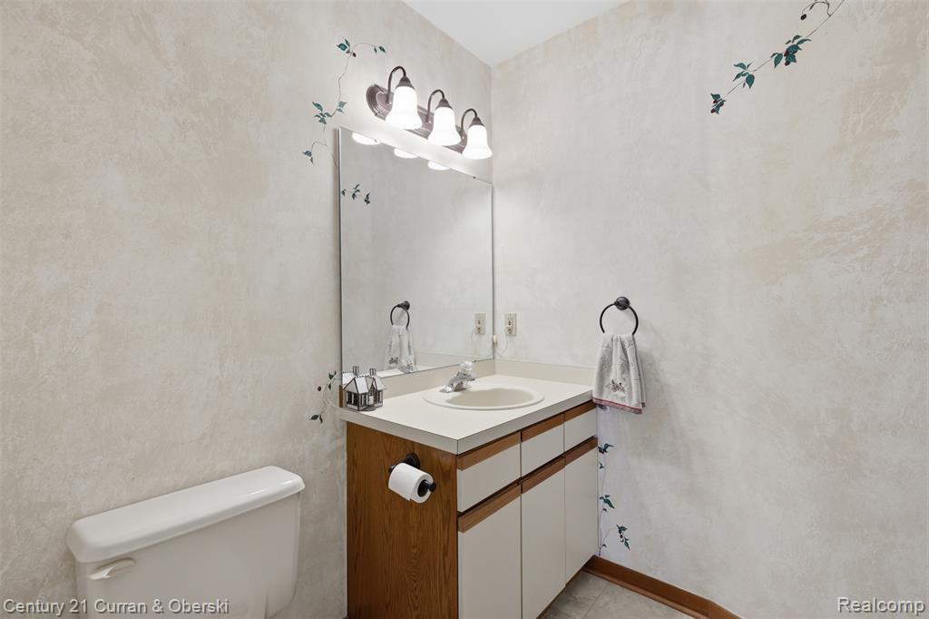 4233 Blain Island Road, Waterford, MI 48329 — Photo 16