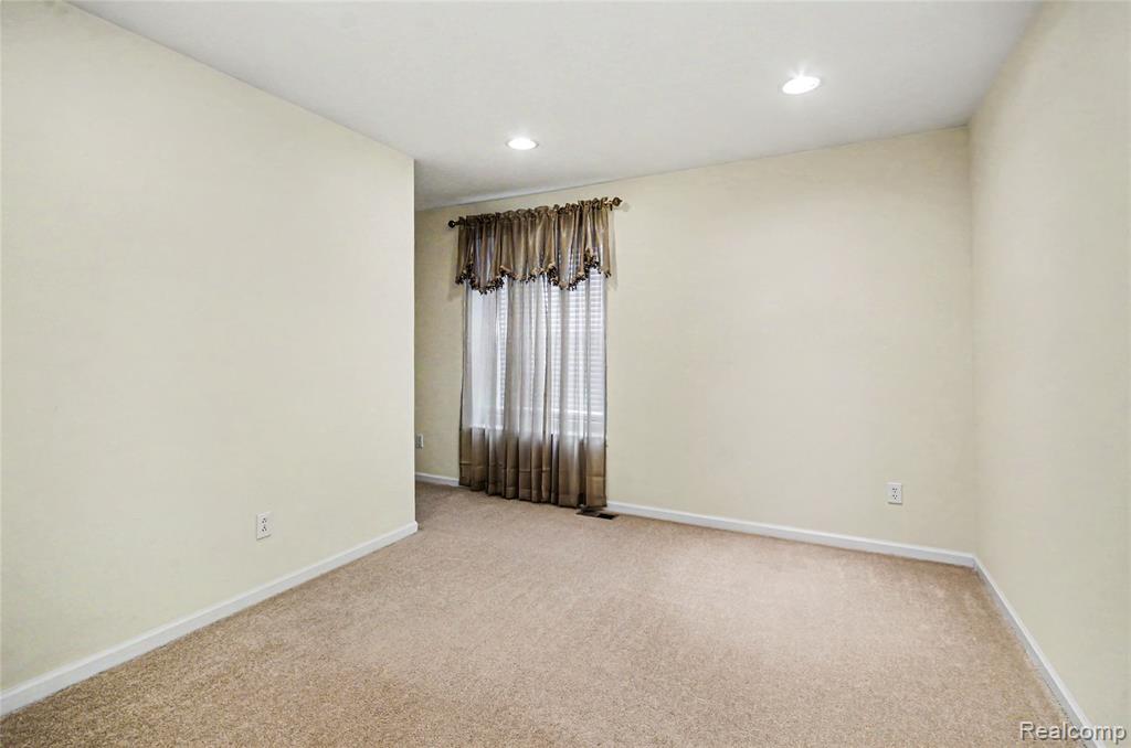 7316 N Central Park, Utica, MI 48317 — Photo 21