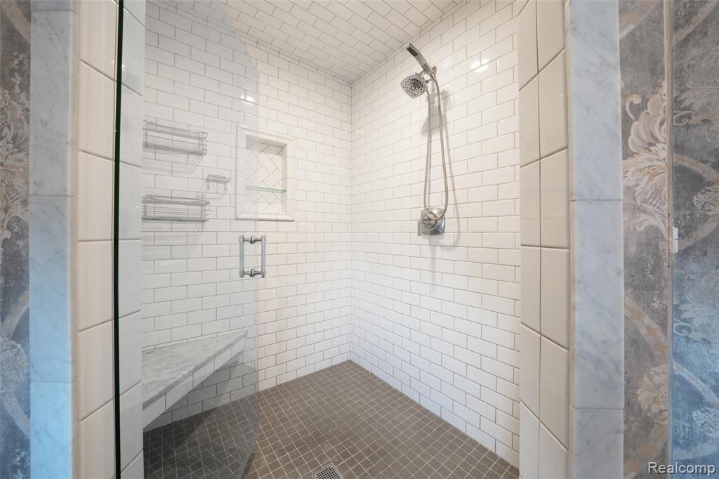 39611 Lakeshore Drive, Harrison Township, MI — Photo 29