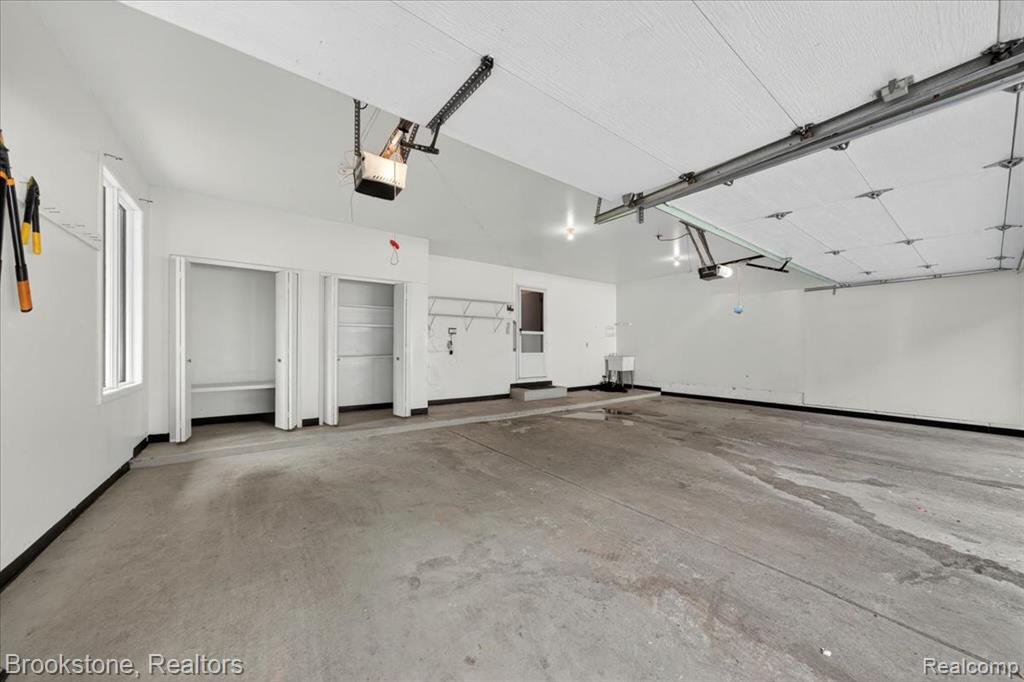 2610 Vanel Court, West Bloomfield, MI 48324 — Photo 41