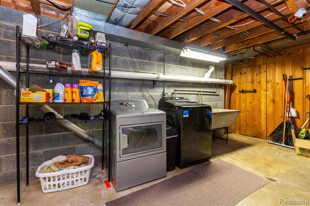 8345 E 14 Mile Road, Sterling Heights, MI 48312 — Photo 30