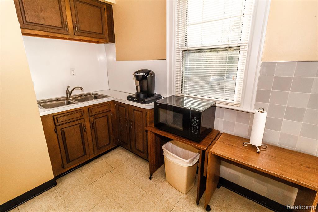 441 CLAY Street, Lapeer, MI 48446 — Photo 28