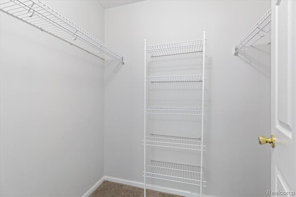 4361 BERKSHIRE Drive, Sterling Heights, MI 48314 — Photo 28