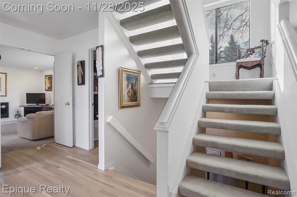 2164 Bordeaux Street, West Bloomfield, MI, 48323