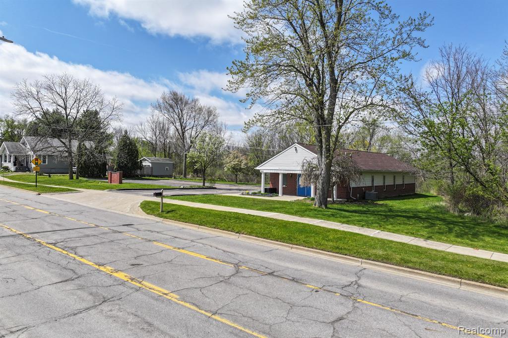 550 S Saginaw Street, Lapeer, MI 48446 — Photo 24