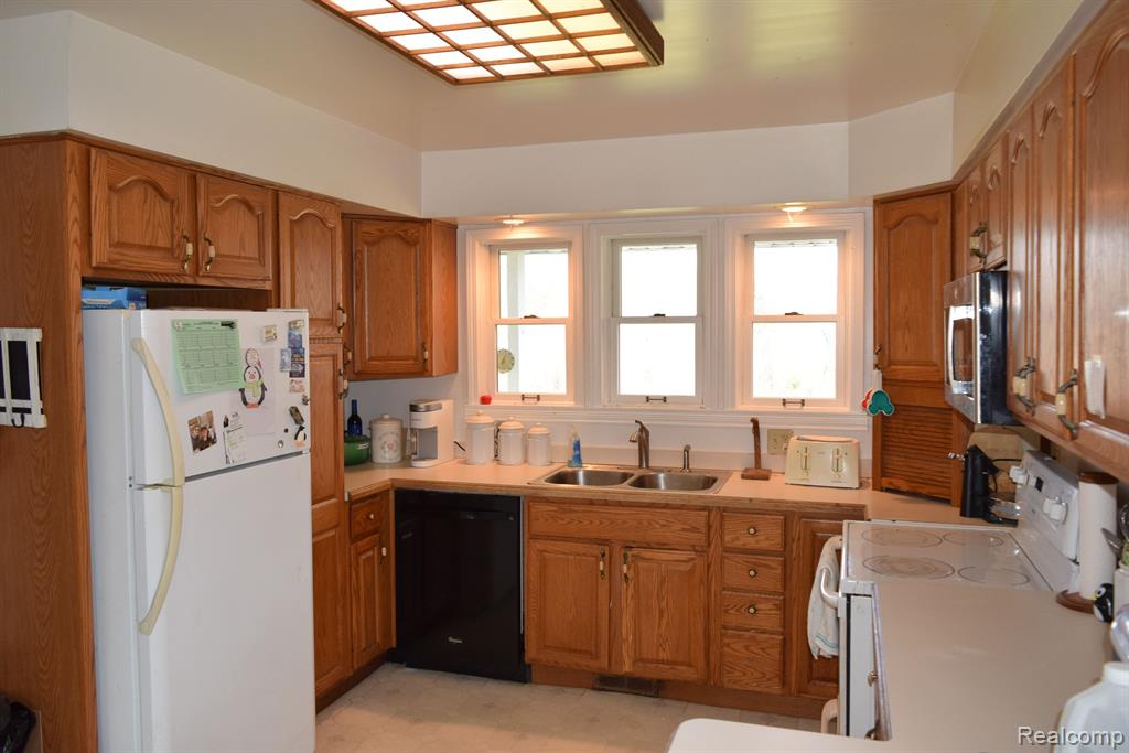 4440 N ELMS Road, Flushing, MI 48433 — Photo 5
