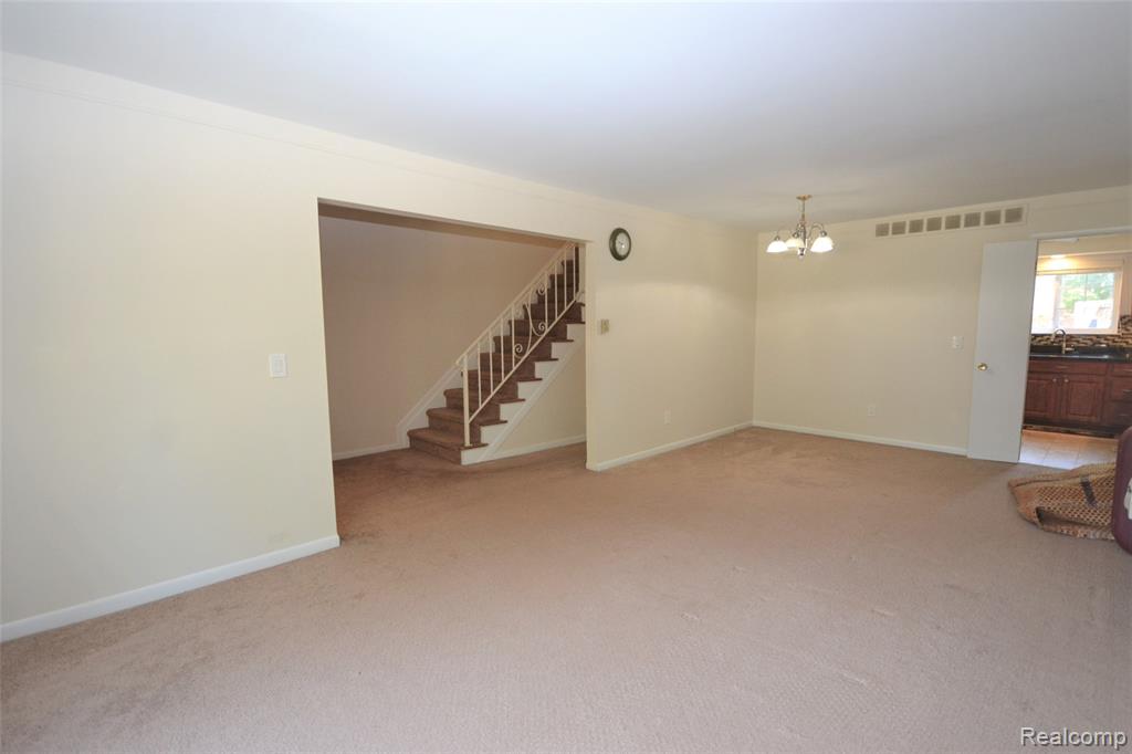 559 Fox Hills Drive N, Bloomfield Hills, MI 48304 — Photo 7