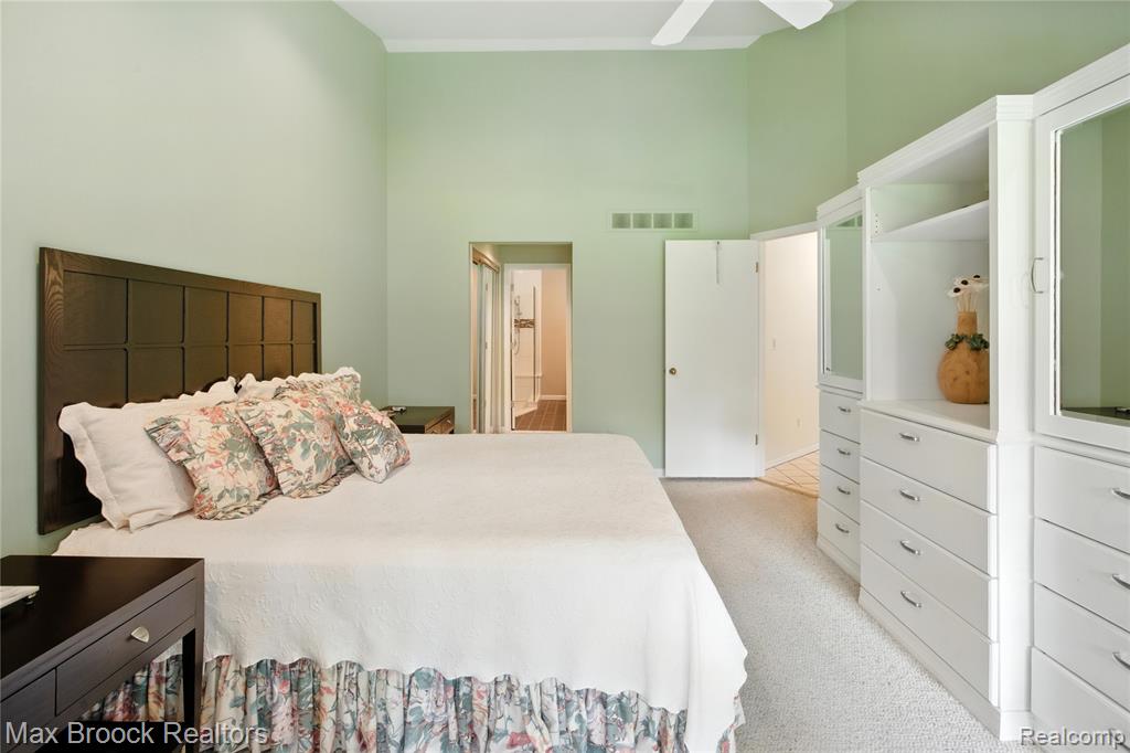 4185 Foxpointe Drive, West Bloomfield, MI 48323 — Photo 22