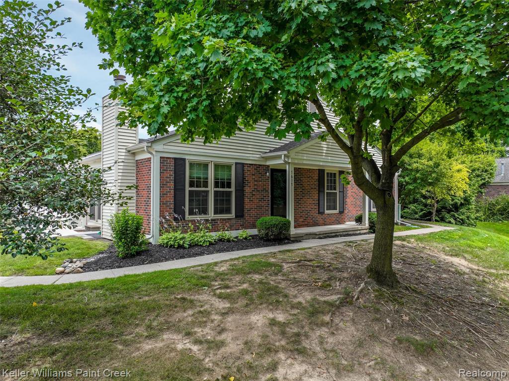 7617 Woodview Drive, 48, Waterford, MI 48327 — Photo 2