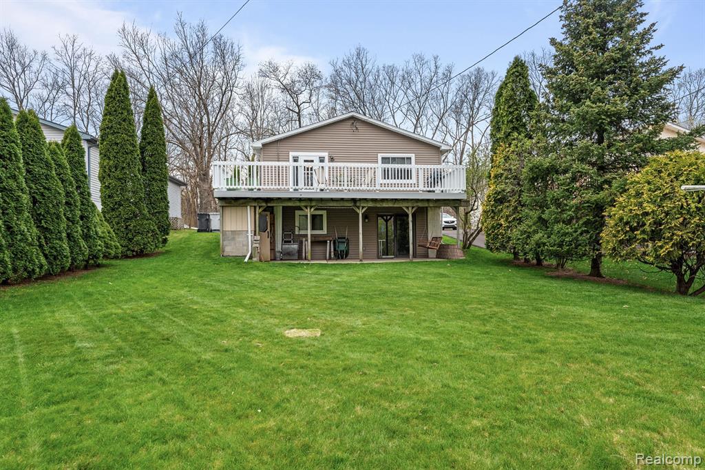 4945 WALKER Drive, Brighton, MI 48114 — Photo 4