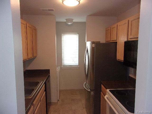 866 AMANDA Lane, Pontiac, MI 48340 — Photo 5