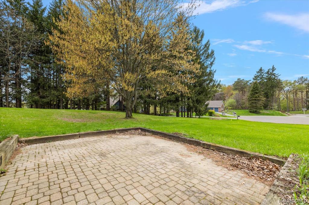 865 N Lapeer Road, Lake Orion, MI 48362 — Photo 42