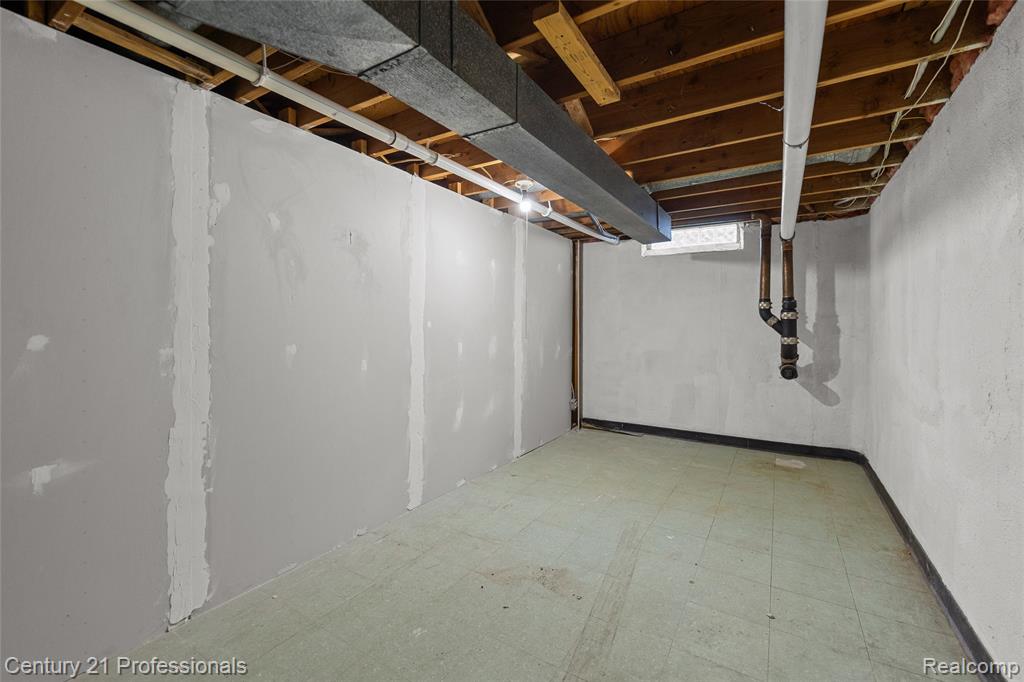 38106 Rockhill Street, Clinton Twp, MI 48036 — Photo 34