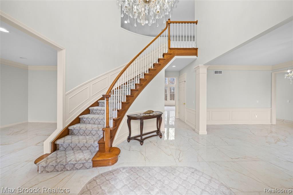 7083 Chatham Court, West Bloomfield, MI — Photo 6