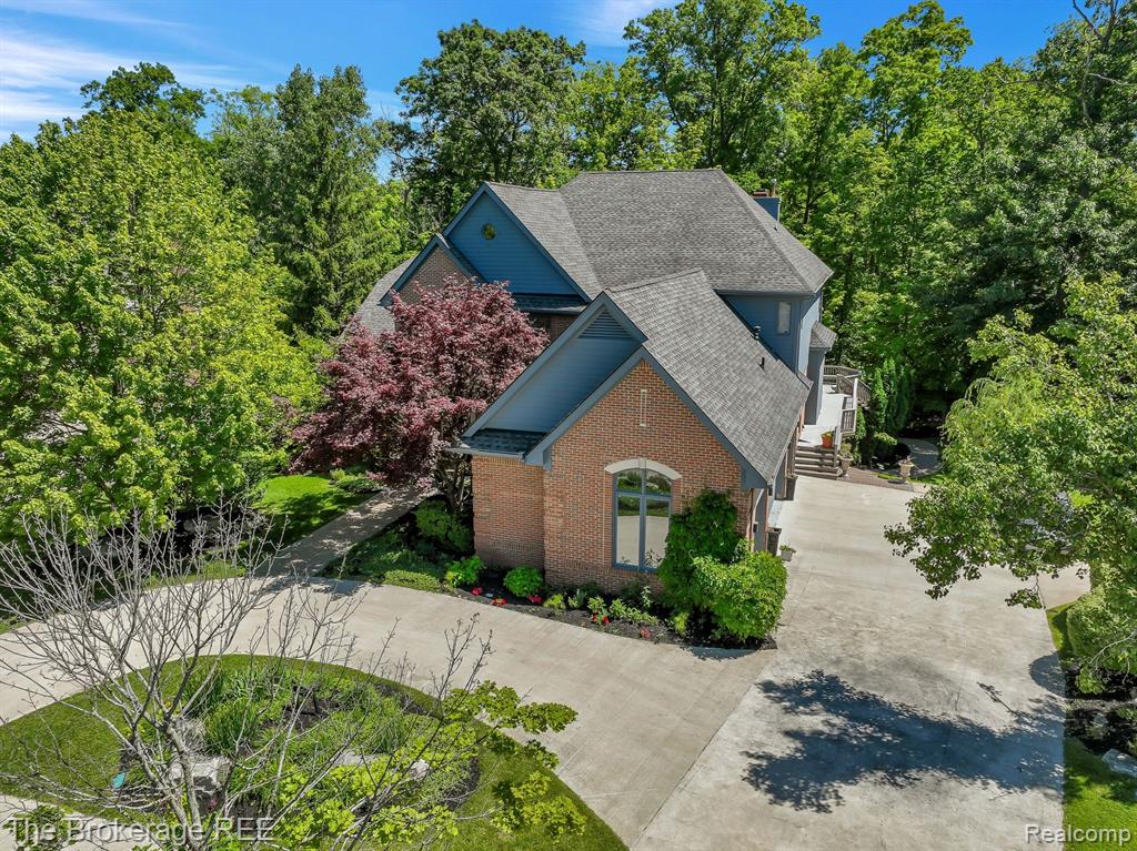 6995 HAWK WOODS Court, West Bloomfield, MI — Photo 2