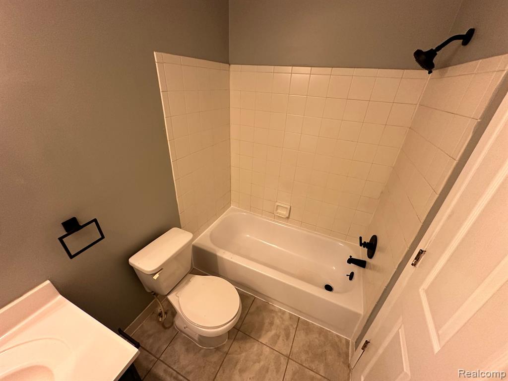 22100 CAPE COD Way, Farmington Hills, MI 48336 — Photo 13