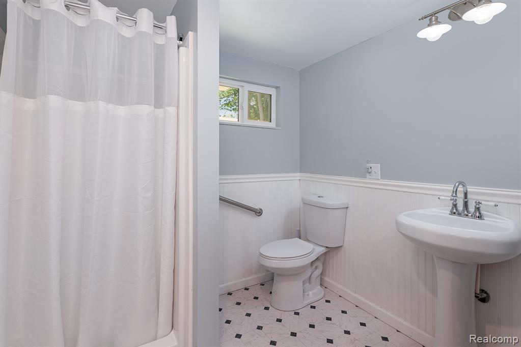 1014 Clifford Street, East Tawas, MI 48730 — Photo 13