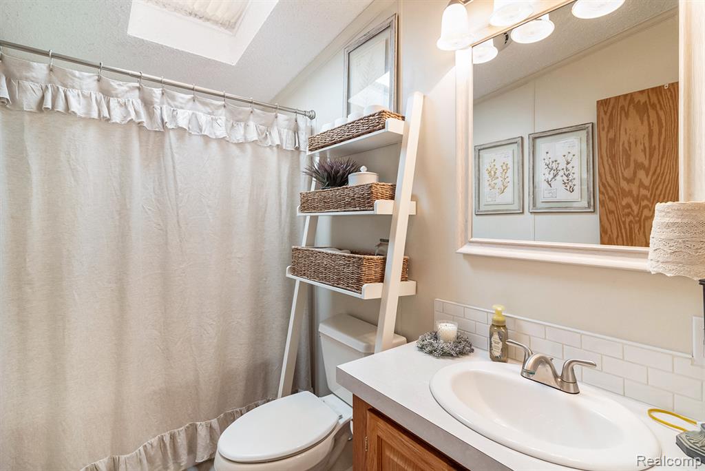 13541 Austin Court, Hartland, MI 48353 — Photo 11