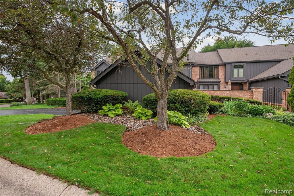 1892 Pine Ridge Lane, Bloomfield Hills, MI 48302 — Photo 4