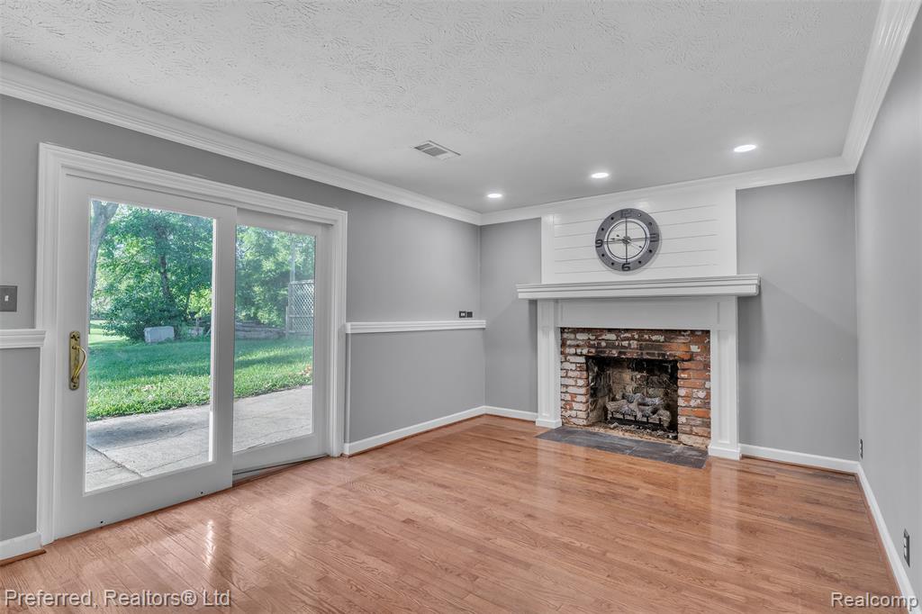 9366 Wild Oaks Circle, South Lyon, MI 48178 — Photo 29