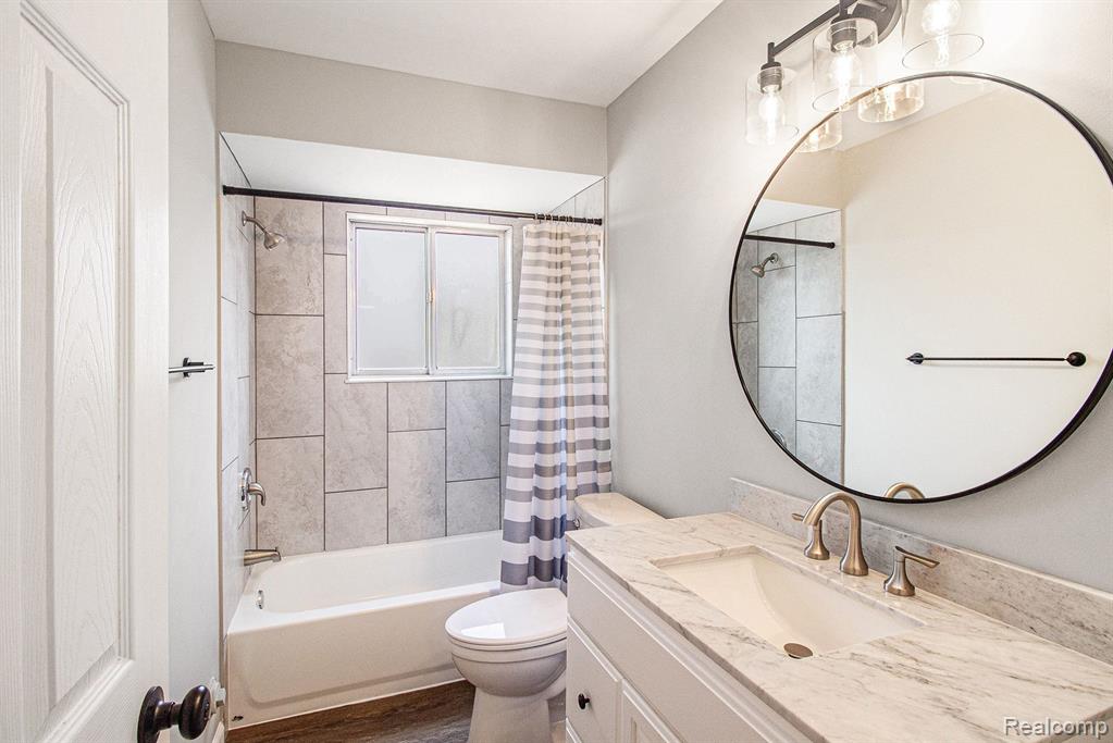 415 RAILROAD Street, Howell, MI 48843 — Photo 11