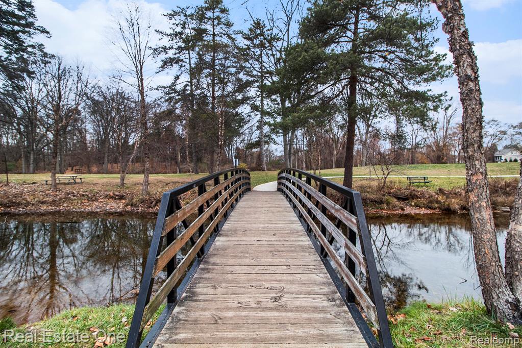 724 Knolls Landing Drive, 18, Milford, MI 48381 — Photo 37