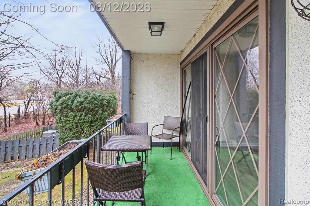 42160 Woodward Avenue, 86, Bloomfield Hills, MI 48304 — Photo 21