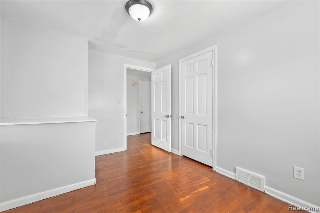 7747 APPOLINE Street, Dearborn, MI 48126 — Photo 34