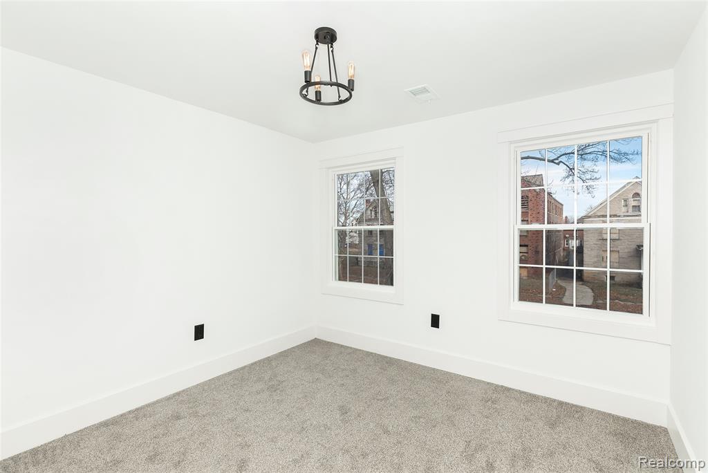 1583 Cadillac Boulevard, Detroit, MI 48214 — Photo 33